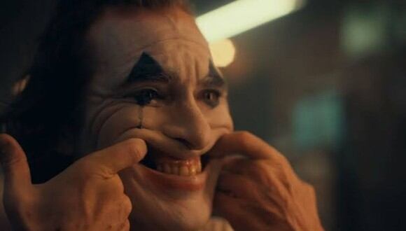 Joaquin Phoenix sorprende a espectadores que fueron a ver “Joker” al aparecer en las salas de cine al final de la película. (Foto: YouTube)