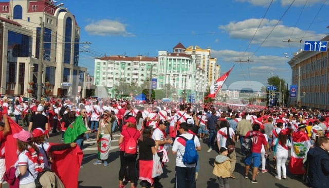 Trome.pe caminó con los seguidores de la selección peruana al Mordovia Arena. (Fotos: Trome.pe/José Lara)