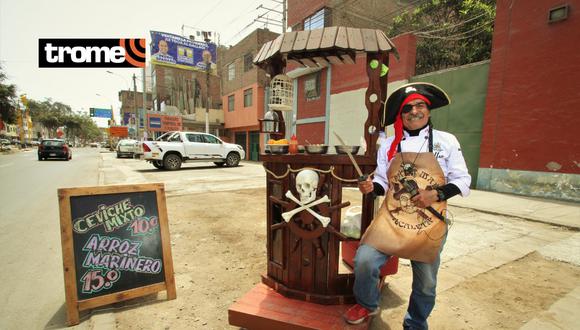 Emprendedor, natural de Los Órganos, se caracteriza como pirata para vender cebiche en el Callao. Foto: Alan Ramírez