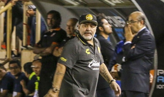 Diego Maradona enloqueció por terrible patada que recibió su jugador del Dorados de Sinaloa