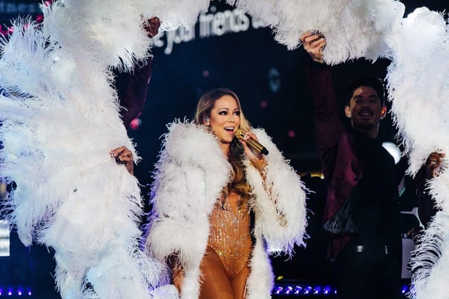 Mariah Carey en Nueva York.  La cantante estadounidense Mariah Carey se mostró decepcionada este domingo por su actuación durante la noche de Año Nuevo en Times Square, que generó molestia especialmente por las fallas técnicas.
