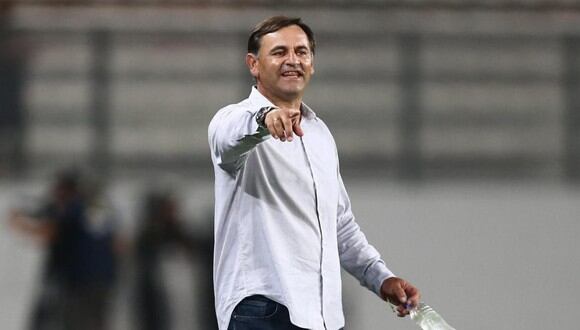 Carlos Bustos dejó de ser entrenador de Melgar. (Foto: GEC)