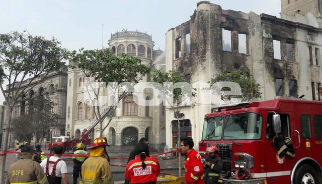 Así quedó edificio histórico de la Plaza San Martín tras voraz incendio. Video: Nathalie Salazar / Trome