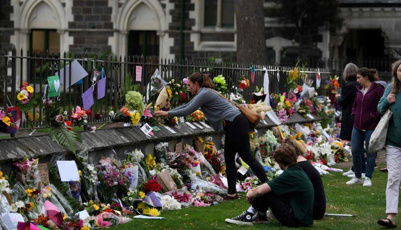 Esas palabras se hacían eco de las que dijo la primera ministra, Jacinda Ardern, cuando condenó la víspera los ataques que calificó de "terroristas". (Foto: AFP)