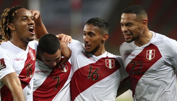 La selección peruana sale a derrotar a Ecuador en el Estadio Nacional de Lima. Foto: FPF.