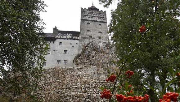 En esta foto del 8 de octubre de 2011, el Castillo de Bran, más conocido como el Castillo de Drácula, un día lluvioso en en Bran, en la región central de Transilvania en Rumania. (Foto: AP / Vadim Ghirda)
