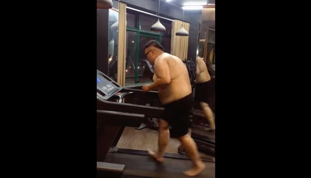 Un hombre se volvió viral por la motivación que tiene para seguir corriendo en una máquina caminadora. (YouTube: ViralHog)