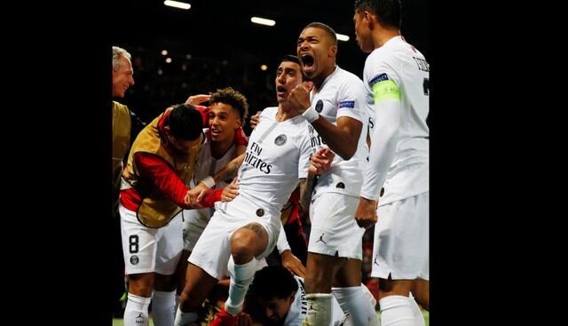 Ángel Di María no pudo contener la emoción tras el primer gol del PSG y se lo gritó a los hinchas del Manchester United. (Fotos: Agencias)