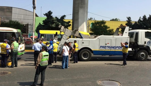 La labor de fiscalización al transporte informal contó con la participación de 35 inspectores municipales y 40 policías. (Municipalidad de Lima)