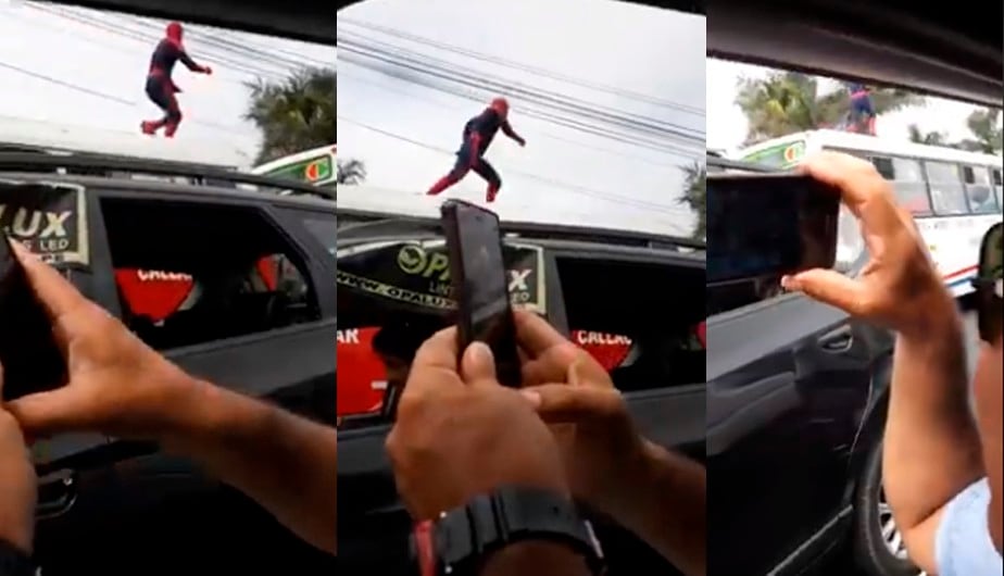 Una persona se disfrazó de 'Spider-Man' y comenzó a saltar encima de los carros en la avenida La Marina. | Facebook