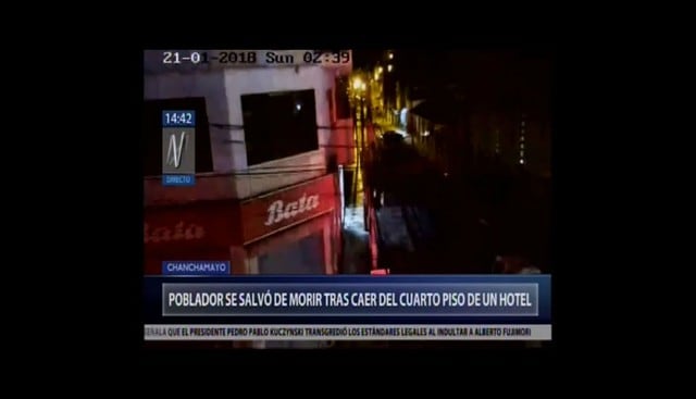 Un hombre por poco muere tras caer del cuarto piso de un hotel. (Captura)