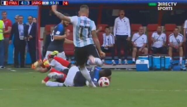 Argentina vs Francia: El pelotazo descalificador de Nicolás Otamendi a Paul Pogba al final del partido