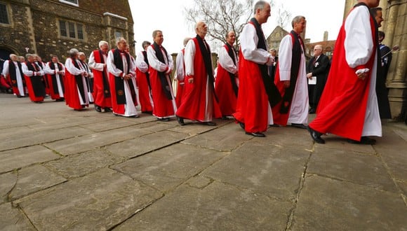 La Iglesia de Inglaterra, con la reina Isabel II a la cabeza, es la religión oficial en territorio inglés, tiene ramas en Escocia, Gales e Irlanda y es matriz de la comunión anglicana global. (Foto: CHRIS ISON / POOL / AFP)