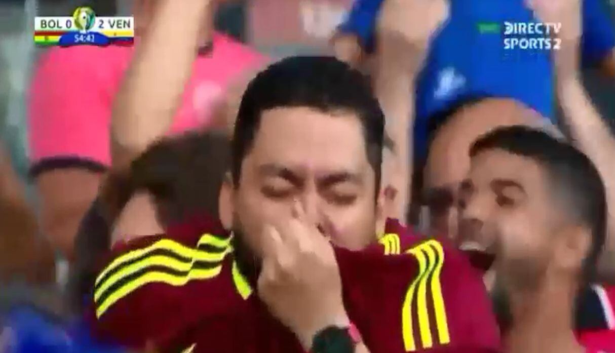Hincha venezolano se emocionó hasta las lágrimas tras el segundo tanto de la 'Vinotinto' por Copa América 2019. (Capturas: DirecTV)