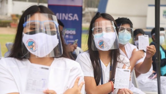 El lunes 12 de julio se aplicará la segunda dosis a los internos de las carreras de salud. Foto: Andina