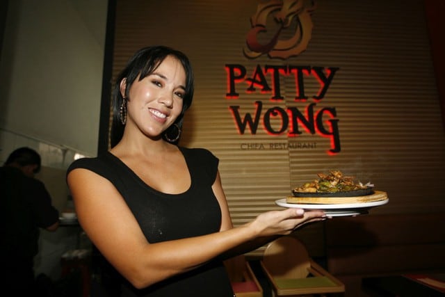 Patty Wong en uno de los restaurantes que lleva su nombre. (Foto: Felix Farronay/ USI)