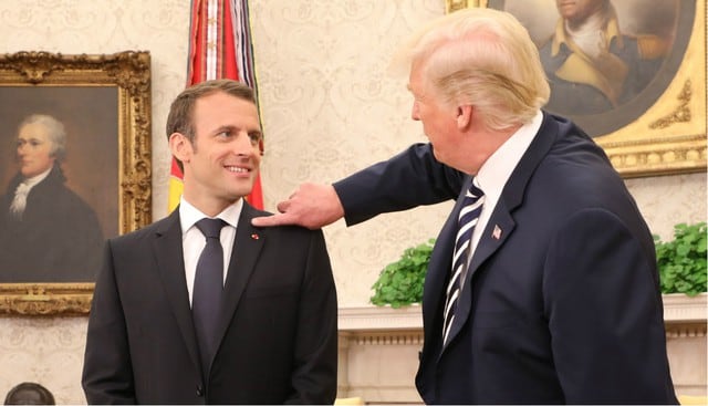 Noticias insólitas: Trump le quita la caspa del hombro a Macron en extraño gesto de amistad | EE.UU. (Fotos: AFP/EFE)