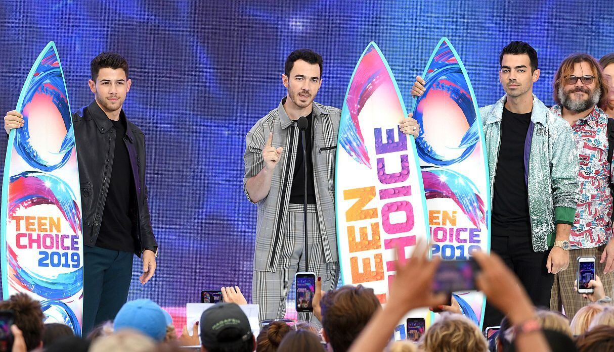 Los Jonas Brothers se llevaron tres premios Teen Choice Awards. (Foto: AFP)