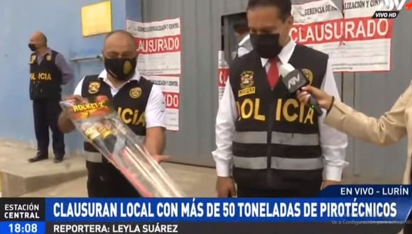 La Policía mostró los productos pirotécnicos que se almacenaba en el local. (ATV+)
