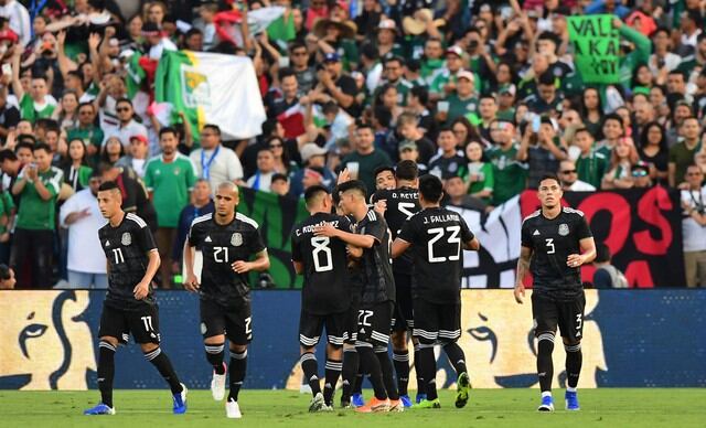 México aplastó 7-0 a Cuba en  su debut en la Copa de Oro con un Hat Trcik de Uriel Antuna y un doblete de Raúl Jiménez.