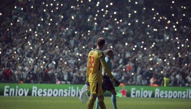 Champions League: Se fue la luz en pleno partido Besiktas vs Leipzig [FOTOS y VIDEOS]