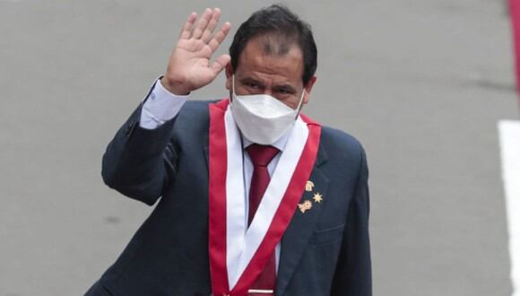 Edgar Tello, congresista de Perú Libre, declaró a la prensa tras la sesión solemne del Congreso. (Foto: Andina)