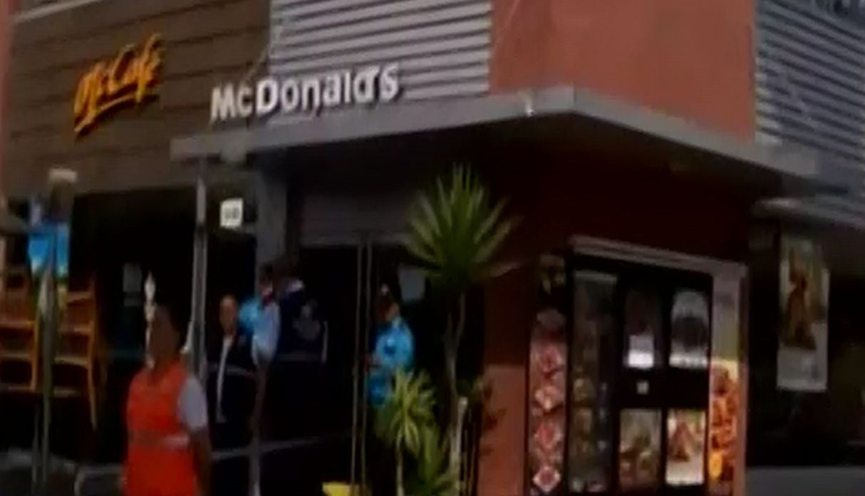 Cierran local de comida rápida en el óvalo Gutiérrez tras incendio. Foto: Captura de Canal N
