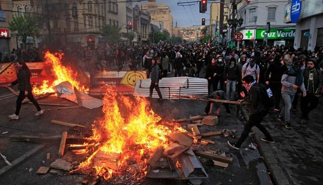 La semana frenética que sumió a Chile en una grave y violenta crisis. (Foto: AFP)