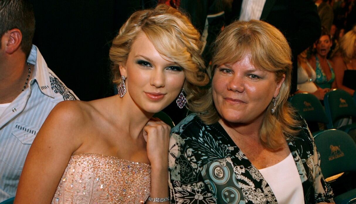 Taylor Swift revela que su madre está luchando nuevamente contra el cáncer (Foto: AFP)