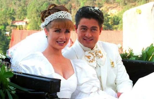 Fernando Colunga y Leticia Calderon protagonizaron la exitosa telenovela 'Esmeralda' de Televisa.