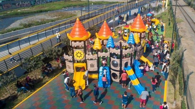 Parque de La Muralla presenta a su nueva engreída: la alpaca 'Murallita'. También un colorido castillo y otras atracciones.