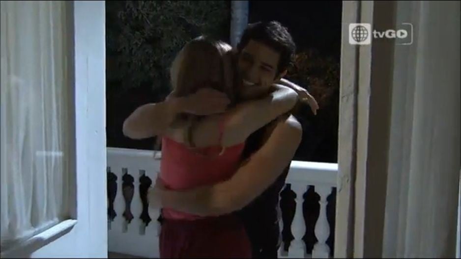 ‘Camila’ y ‘Marco’ pasaron la noche juntos en ‘Ven, baila quinceañera’. (Captura América TV)