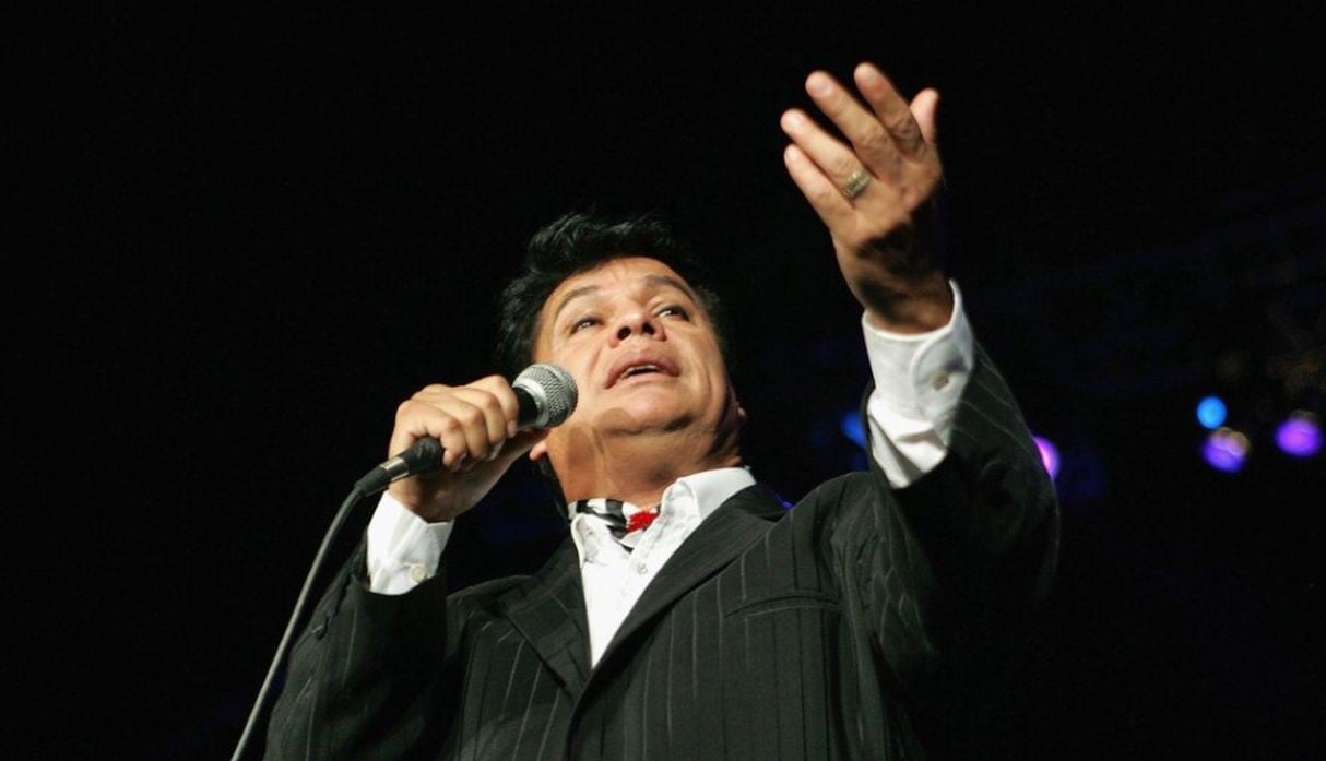 Juan Gabriel está muerto. No 'resucitará' como sigue vendiendo el mal llamado exmánager del 'Divo de Juárez', Joaquín Muñoz. (Fotos: Agencias)