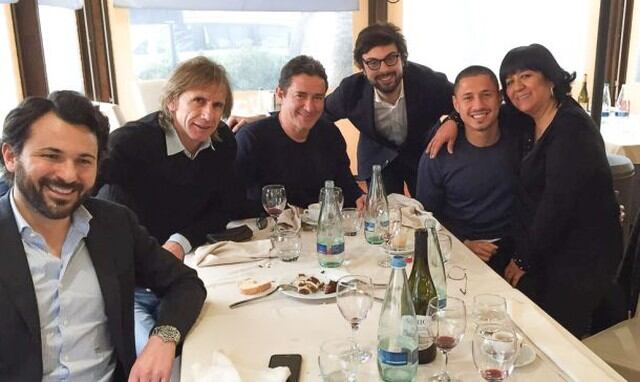 Gianluca Lapadula, goleador ítalo-peruano del Pescara, se reunió con Ricardo Gareca (@tvdellosport)
