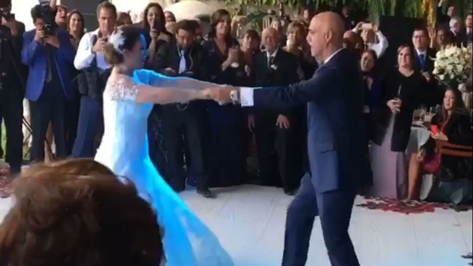 Milagros Leiva: el primer baile de recién casada en su mágico matrimonio