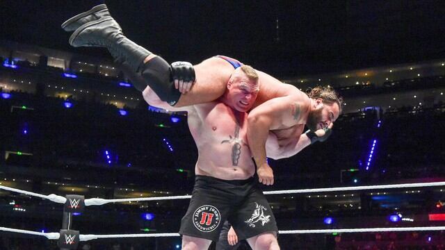 Brock Lesnar arrasó con 'el pobre' Rusev. (WWE)