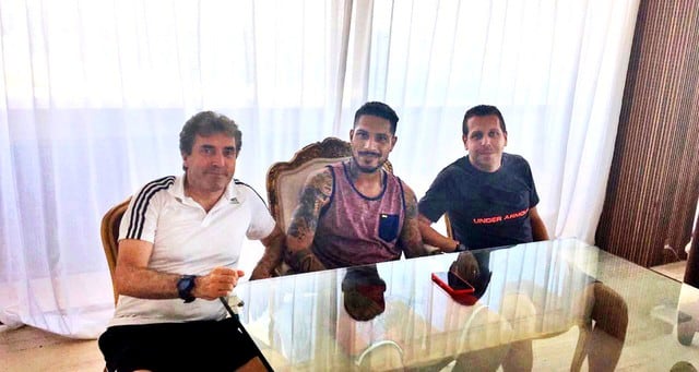 Paolo Guerrero recibió visita de preparadores físicos de la selección peruana en Brasil