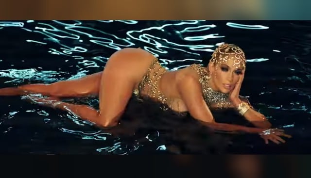 Jennifer Lopez estrenó el videoclip de su nuevo tema 'El anillo'.