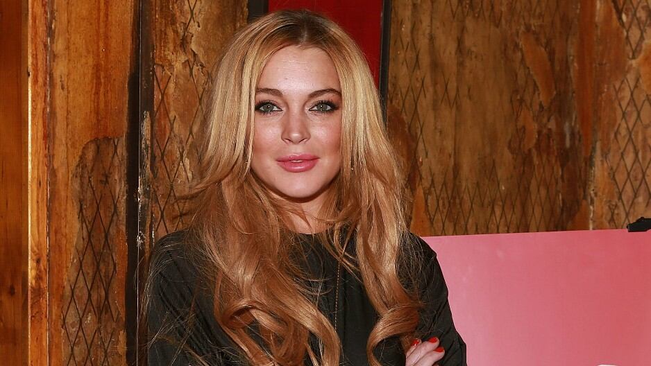 Lindsay Lohan fue captada con un nuevo galán. Foto: AFP