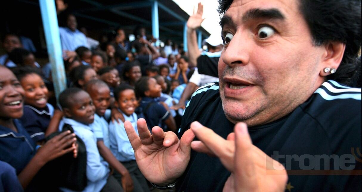 Diego Maradona reconoce a tres hijos y le parece uno cuarto