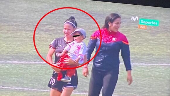 Yaneth Huayhua es la jugadora de Ayacucho FC que viaja con su bebe para cada partido de visita.