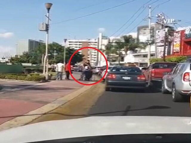 Taxista se disfrazó de Jesús y "curó" con sus puños a un "inválido" en México. Video viral de YouTube fue compartido por miles en las redes  sociales.