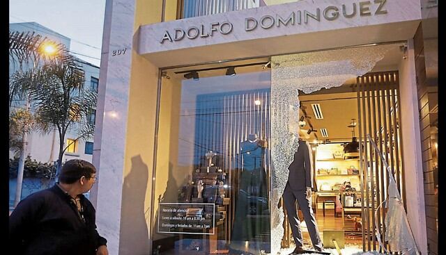 Una exclusiva tienda de ropa fue asaltada en San Isidro.