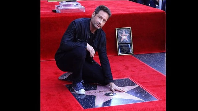 David Duchovny, el reconocido Mulder de The X Files, recibió estrella en el Paseo de la Fama de Hollywood. (Foto: Agencias)