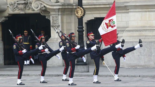 El ‘Cambio de Guardia’ se realiza este fin de semana con la Policía Nacional y la próxima semana lo realizarán las Fuerzas Armadas. (FOTO: Andina. VIDEO: Isabel Medina / Trome)