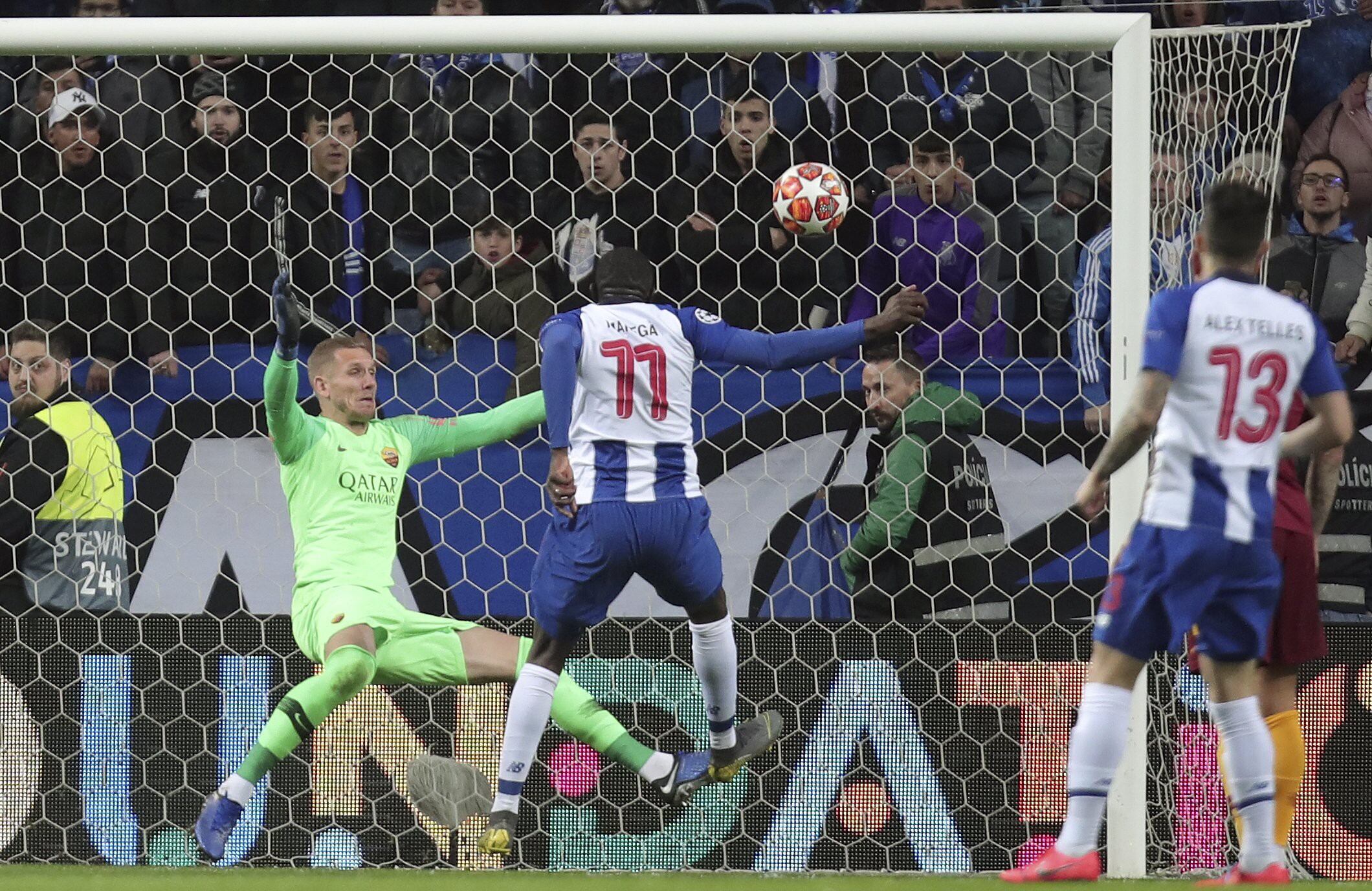 Porto revive las esperanza de clasificar en la Champions League  con gol de Marega