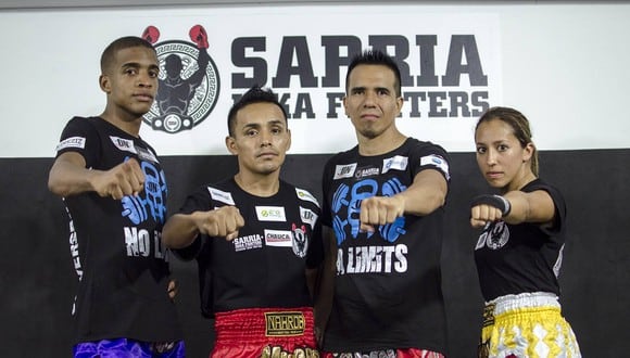 Representantes peruanos al lado del campeón mundial Miguel Sarria. (Foto Miguel Sarria team)