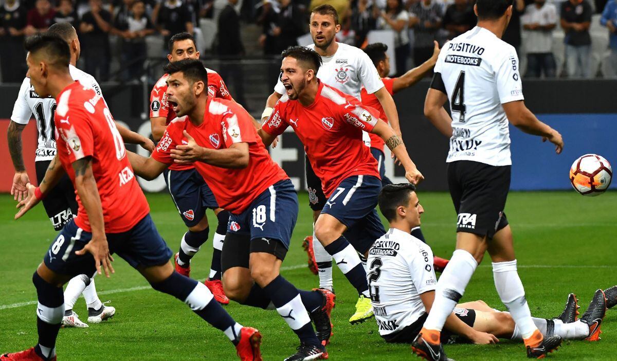 Independiente venció 2-1 a Corinthians en Sao Paulo y se mete a la pelea por octavos de Copa Libertadores