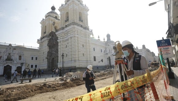 La Municipalidad de Lima inició obras de remodelación tras derrumbe del cerco perimétrico del templo de San Francisco, Centro de Lima
(Foto: Britanie Arroyo / @photo.gec)