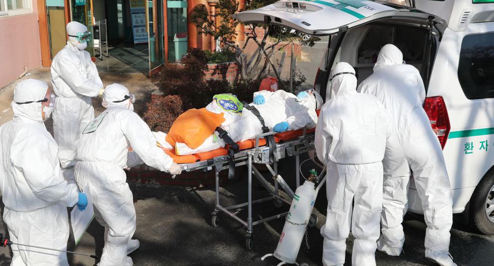El coronavirus ha causado 2.345 muertes en China, aunque las autoridades afirman que la cantidad de nuevos casos están descendiendo. (AFP).
